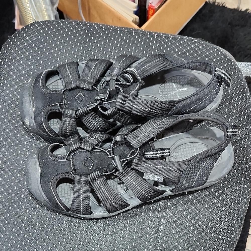 WORLD WIDE SPORTSMAN SANDALS